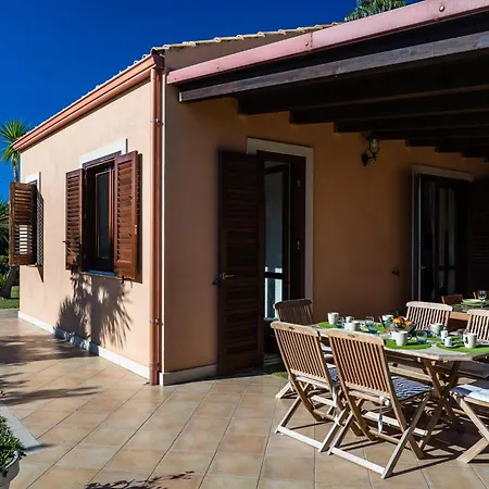 Scilla - Luxury, Pool & Garden Plaia Grande